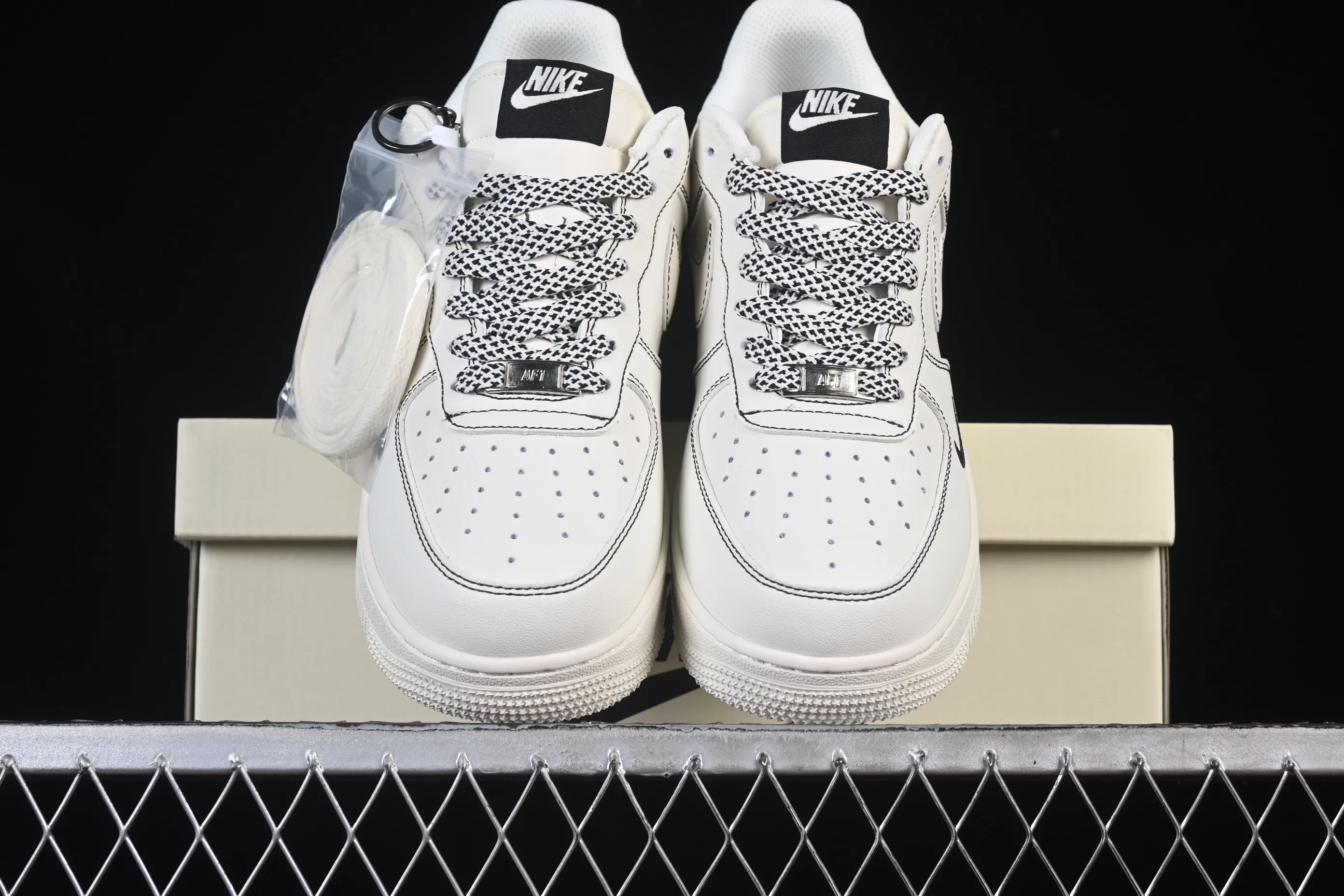 All Categories Nk Air Force 1 Air Force Series Nk Air Force 1 Low Air Force Low Nike Air Force 1'07 Low Beige and Black Line Air Force One Low Casual Shoes CS5288-032